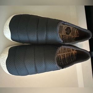 Keen Men’s slip on shoes size 11
